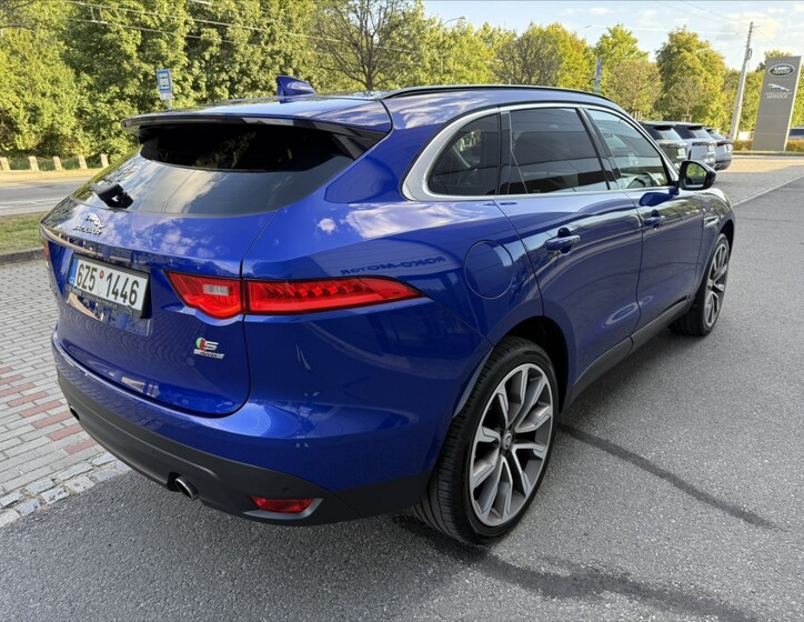 Jaguar F-Pace 7
