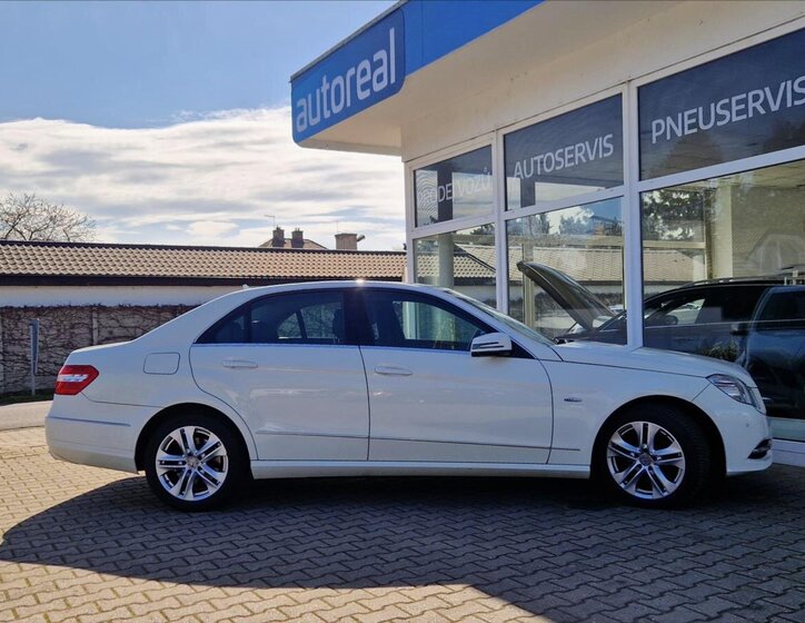 Mercedes-Benz Třídy E Sedan / Limuzína 3,0 l 195 kw