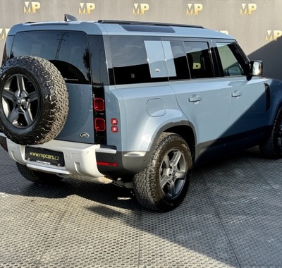 Land Rover Defender 4