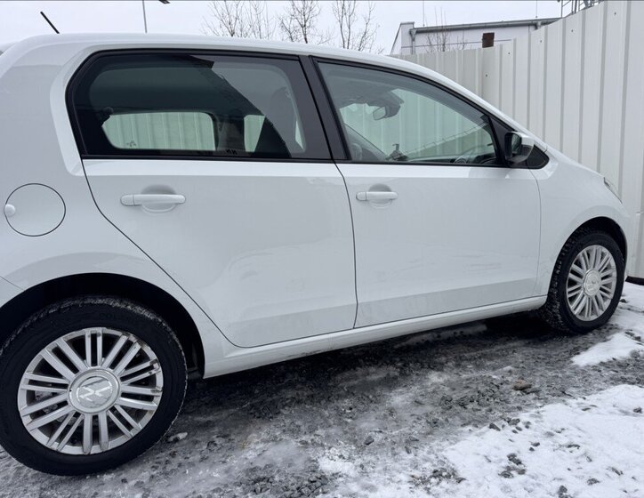 Volkswagen up! 15