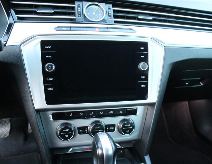 Volkswagen Passat 11