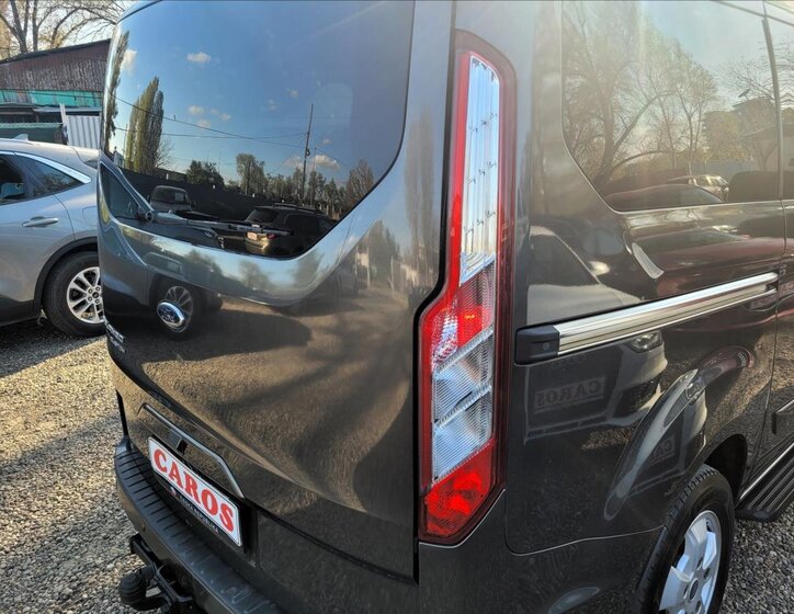 Ford Tourneo Custom MPV 2,0 l 125 kw