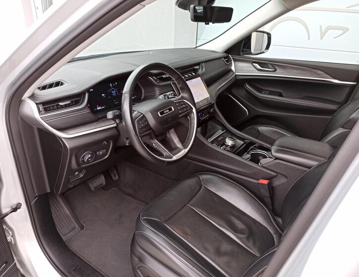 Jeep Grand Cherokee 16