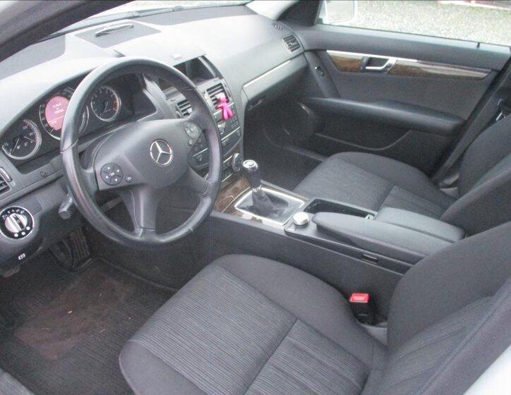 Mercedes-Benz Třídy C Sedan / Limuzína 1,8 l 115 kw