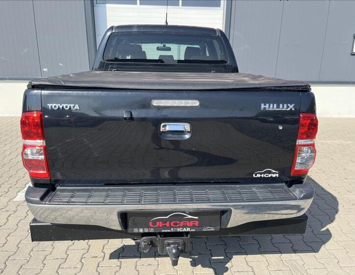 Toyota Hilux 7