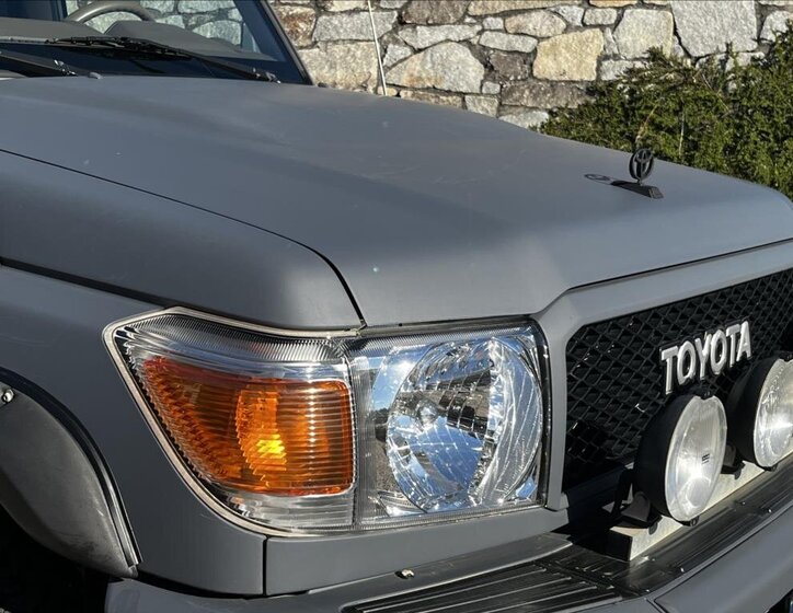 Toyota Land Cruiser 6