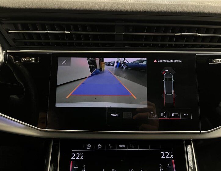 Audi Q8 SUV / Terénní 3,0 l 210 kw