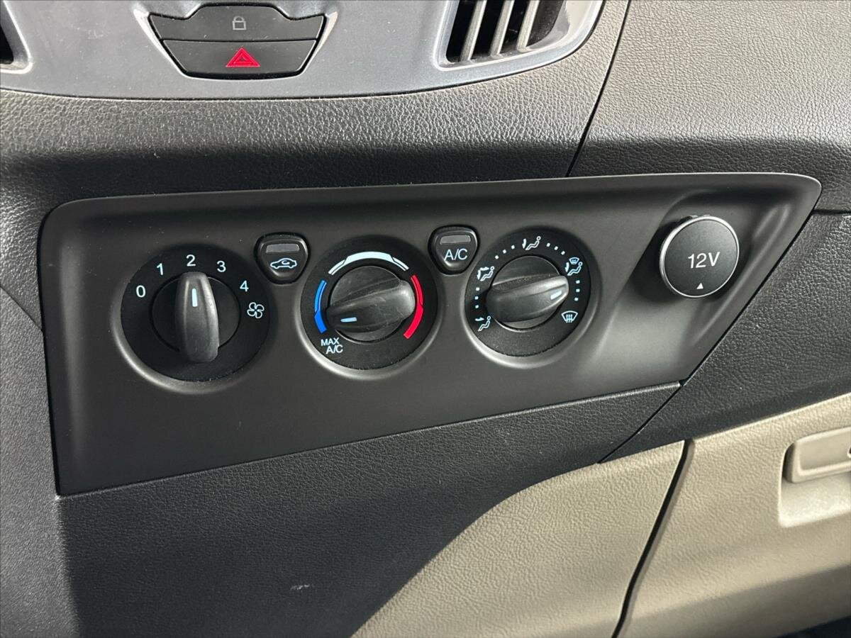 Ford Tourneo Custom Kombi 2,0 l 125 kw