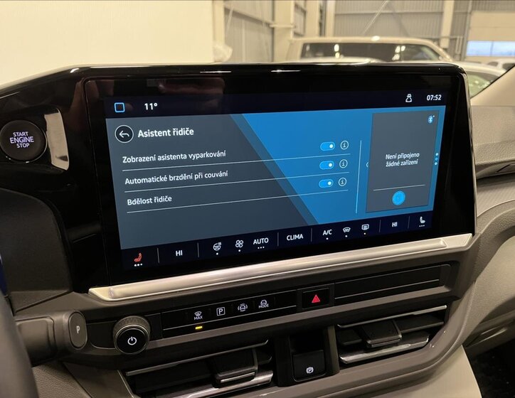 Volkswagen Caravelle 11