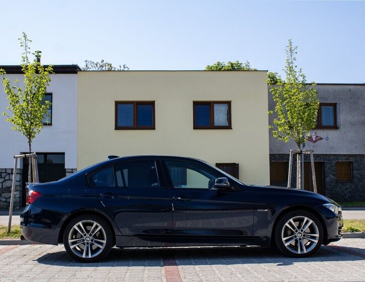 BMW Řada 3 Sedan / Limuzína 3,0 l 225 kw