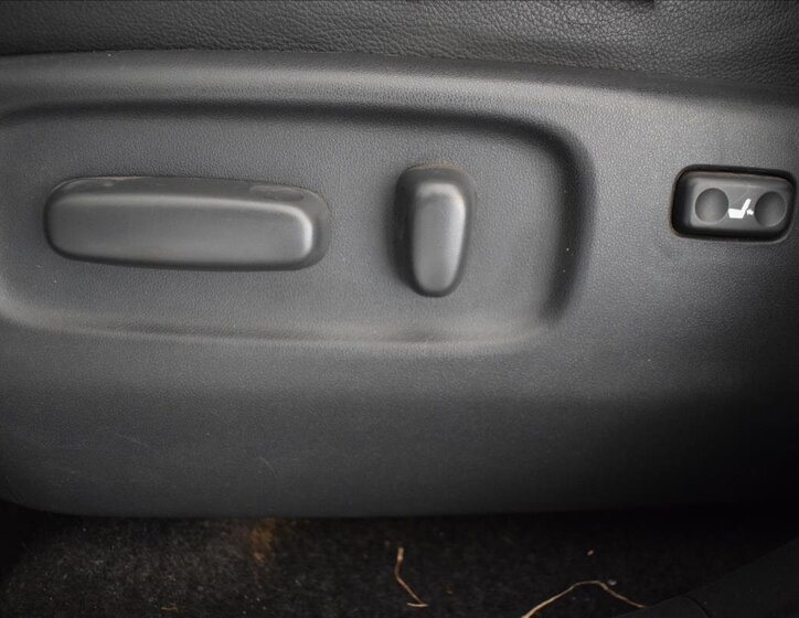 Toyota RAV4 SUV / Terénní 2,2 l 130 kw