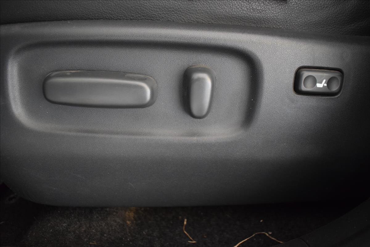 Toyota RAV4 SUV / Terénní 2,2 l 130 kw