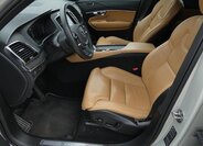 Volvo XC90 SUV / Terénní 2,0 l 220 kw