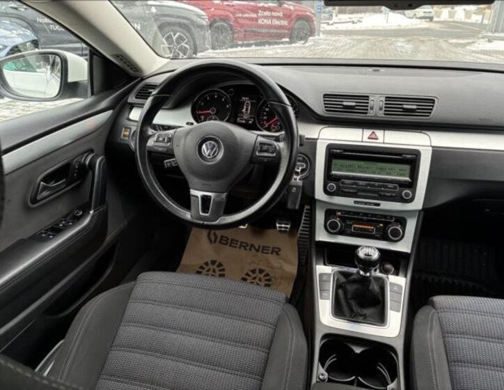 Volkswagen Passat CC Sedan 1,8 l 118 kw
