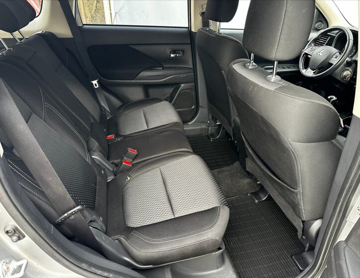 Mitsubishi Outlander Kombi 2,0 l 110 kw