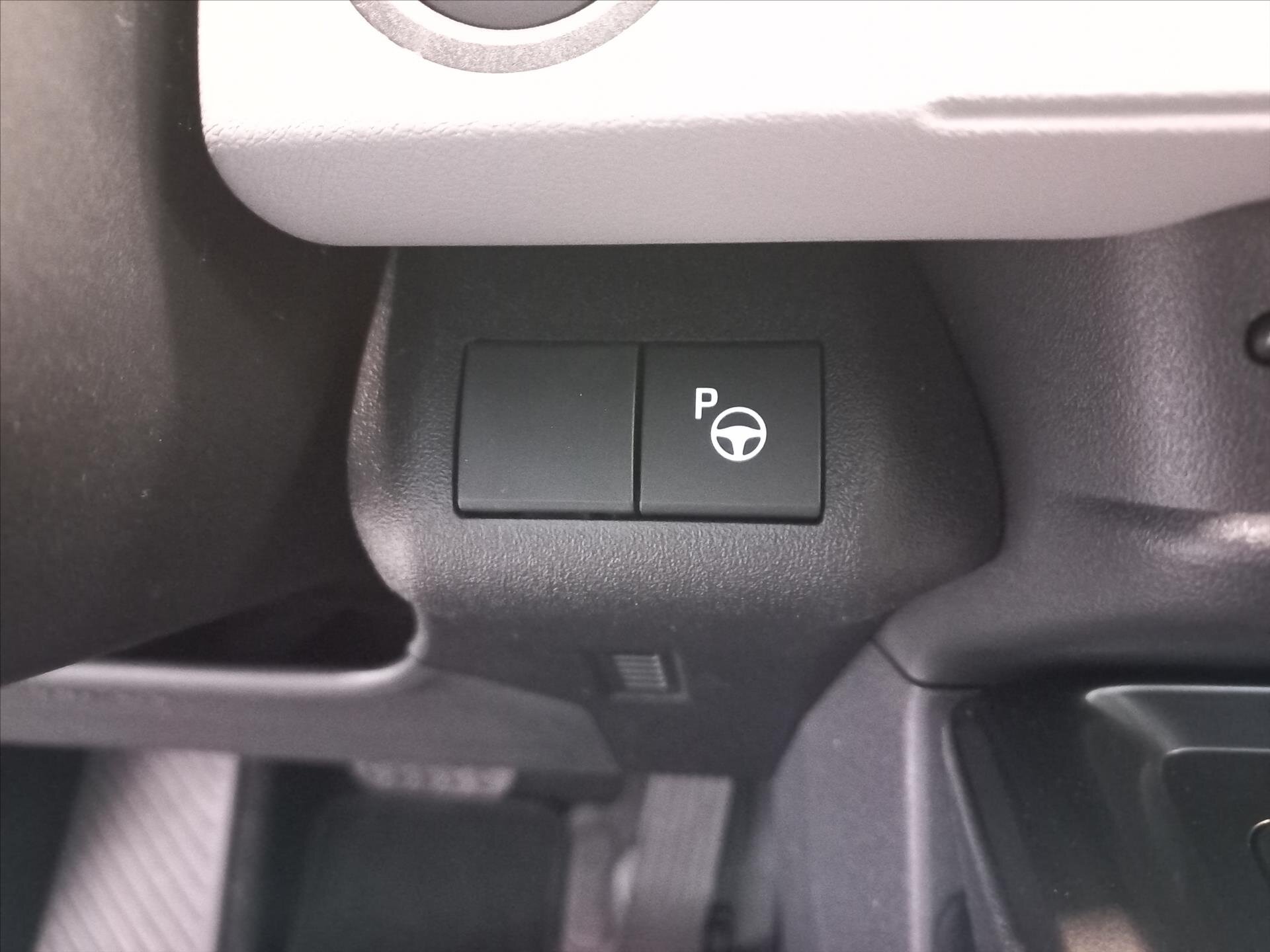 Toyota C-HR CUV / Crossover 0,0 252 kw