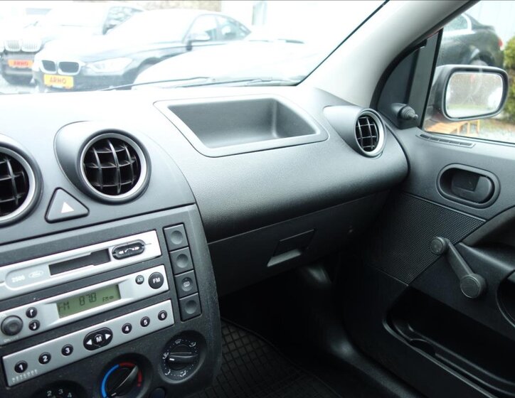 Ford Fiesta Hatchback 1,3 l 51 kw