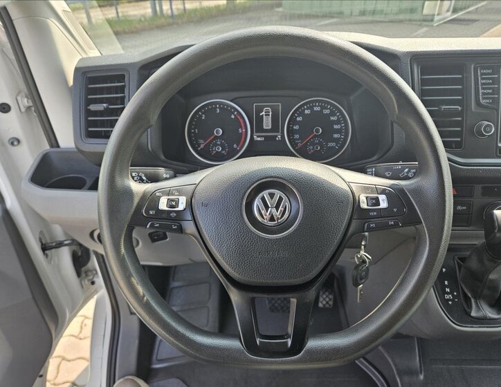 Volkswagen Crafter 9