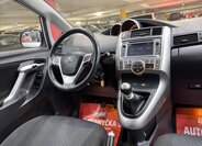 Toyota Verso Kombi 2,0 l 93 kw