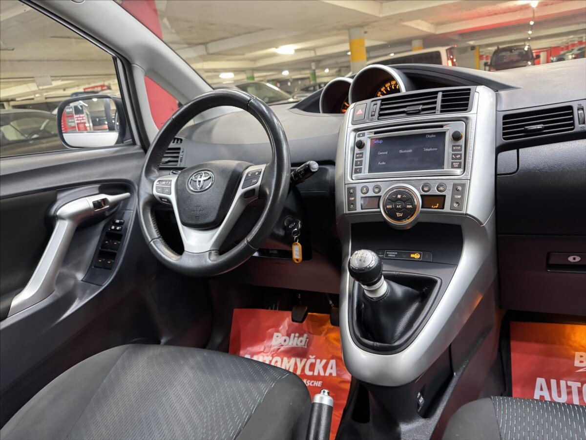 Toyota Verso Kombi 2,0 l 93 kw