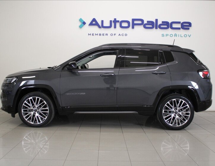 Jeep Compass SUV / Terénní 1,5 l 96 kw