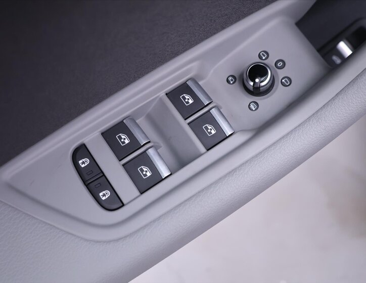 Audi A4 Sedan / Limuzína 2,0 l 120 kw