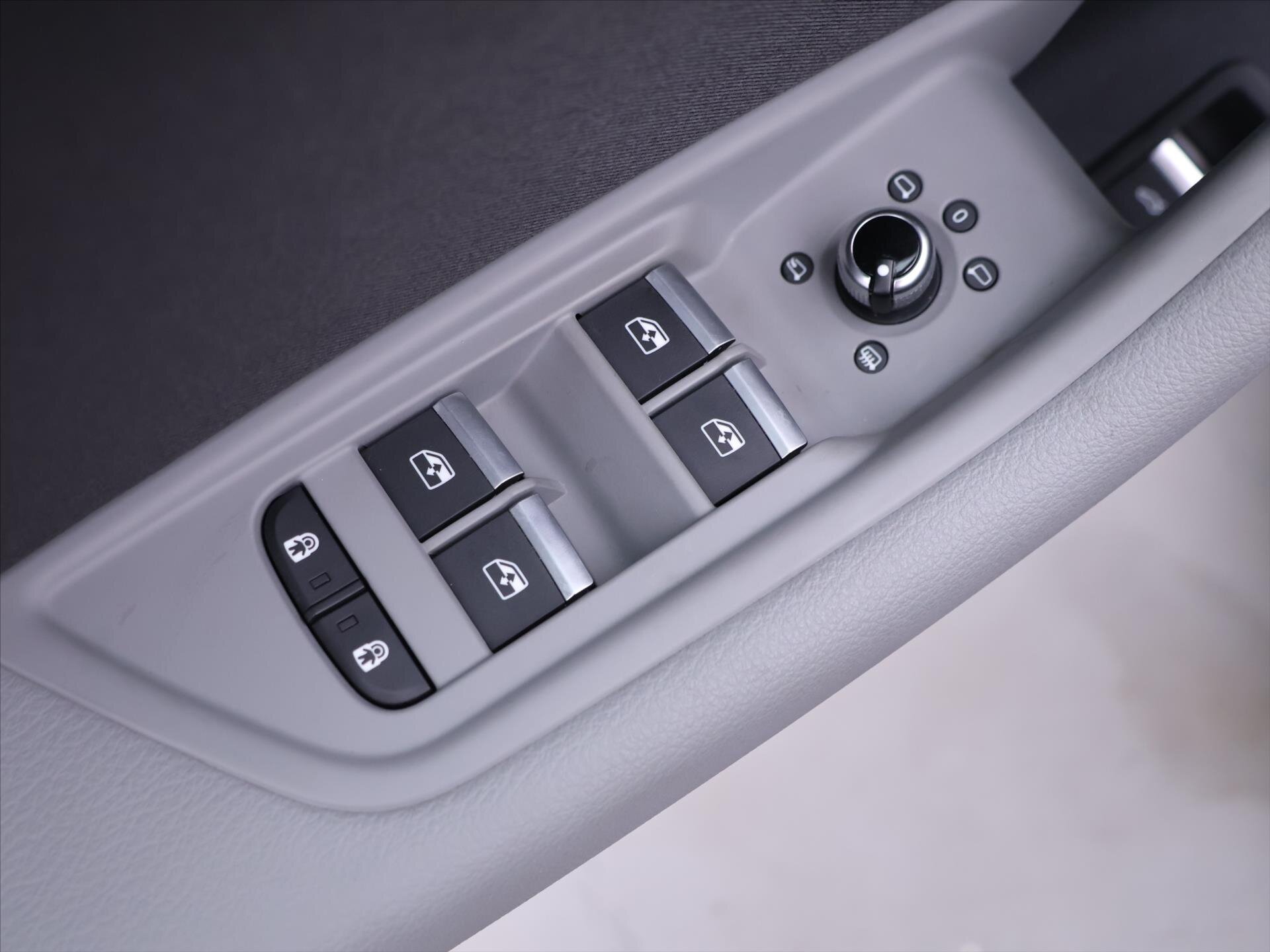 Audi A4 Sedan / Limuzína 2,0 l 120 kw