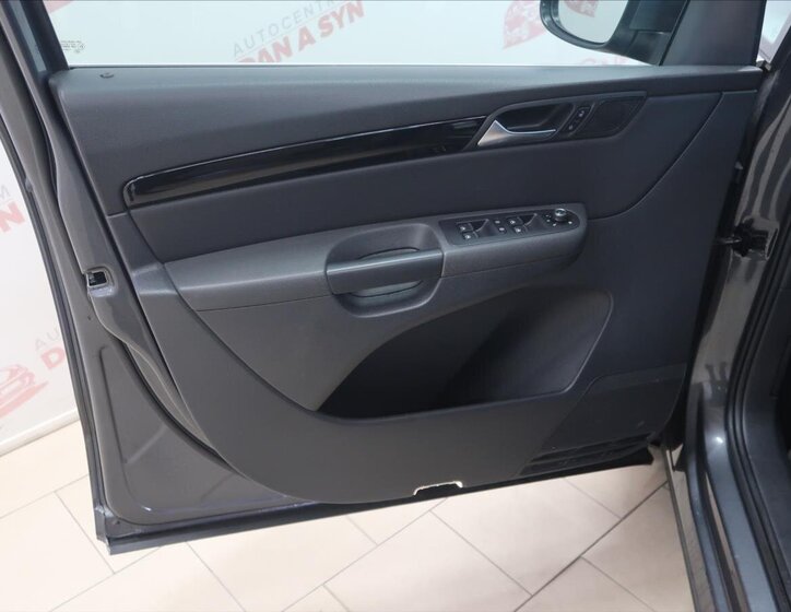 Volkswagen Sharan MPV 2,0 l 110 kw