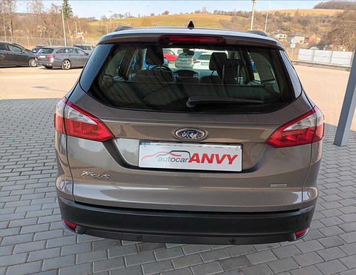 Ford Focus Kombi 998,0 92 kw