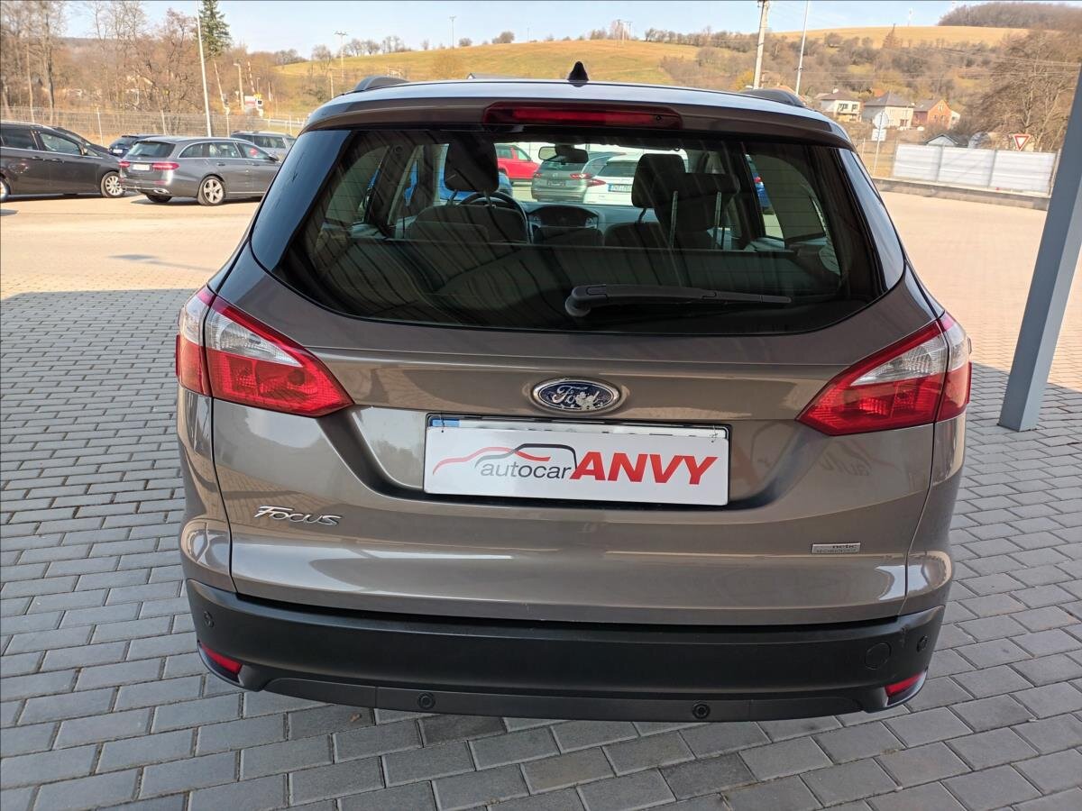 Ford Focus Kombi 998,0 92 kw