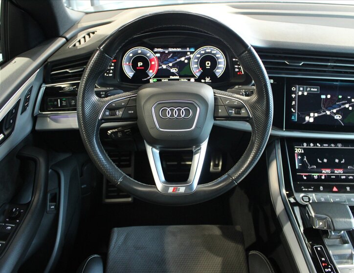 Audi Q8 SUV 3,0 l 210 kw