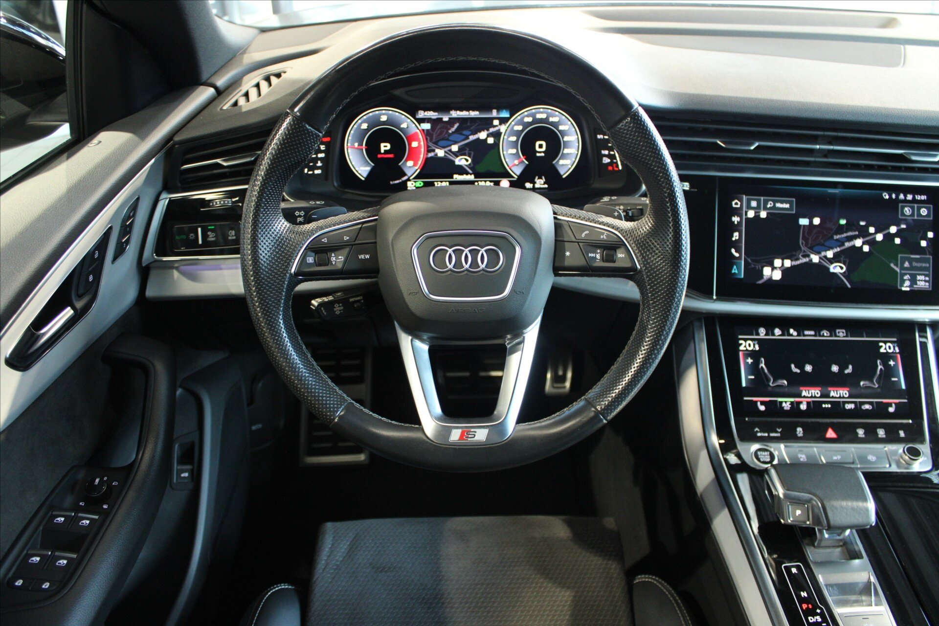 Audi Q8 SUV 3,0 l 210 kw