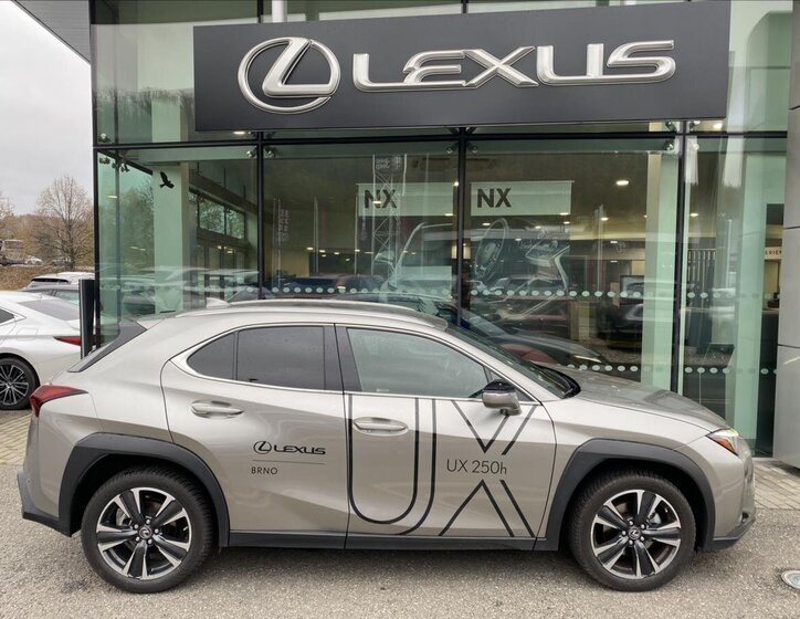 Lexus UX 250h Hatchback 2,0 l 135 kw