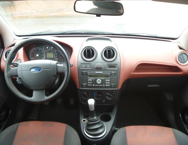 Ford Fiesta 12