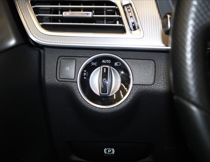 Mercedes-Benz Třídy E Kombi 3,0 l 190 kw