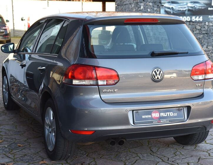 Volkswagen Golf 10