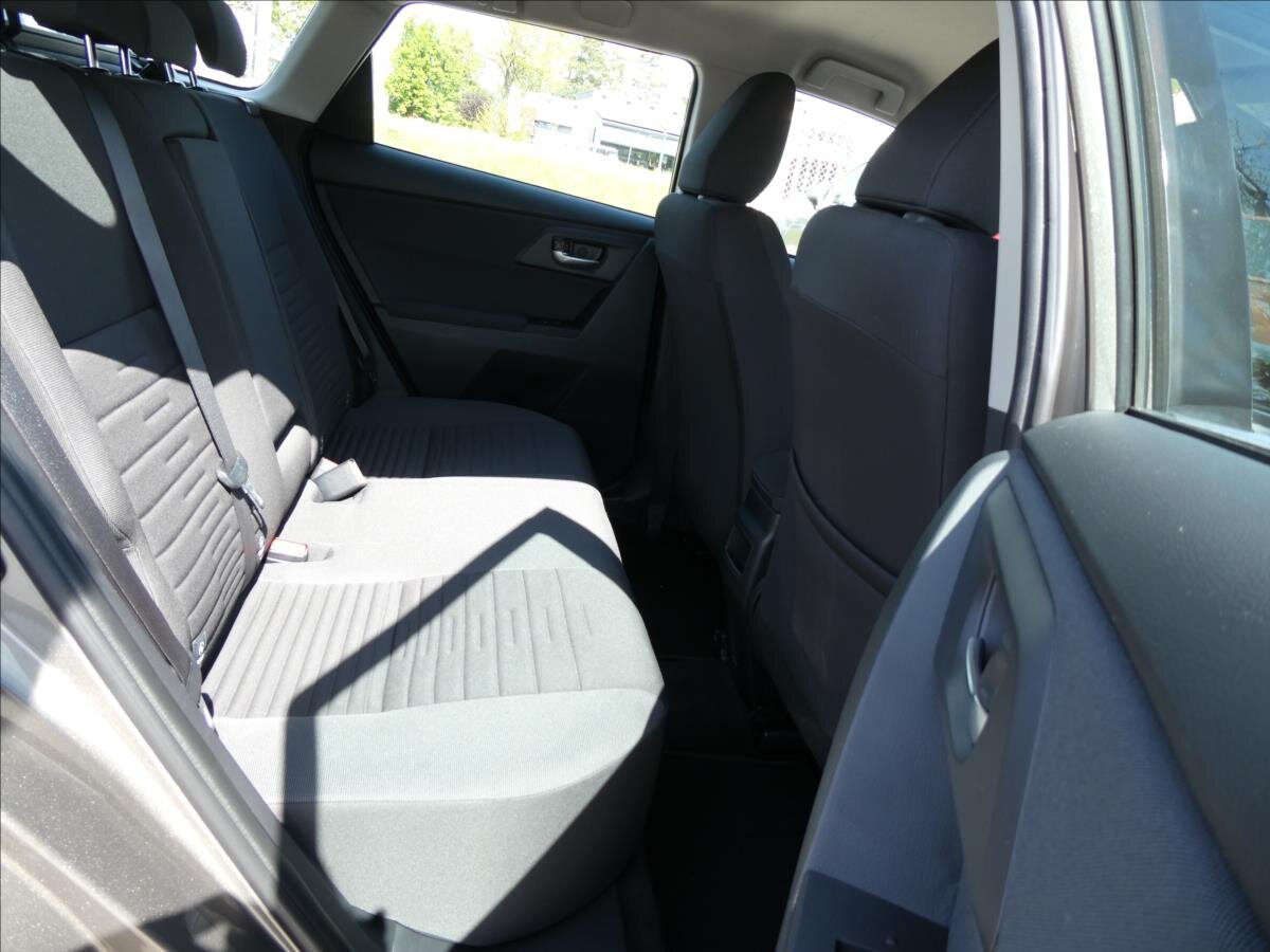 Toyota Auris Kombi 1,3 l 73 kw