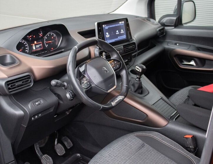 Peugeot Rifter VAN-Minibus 1,5 l 96 kw