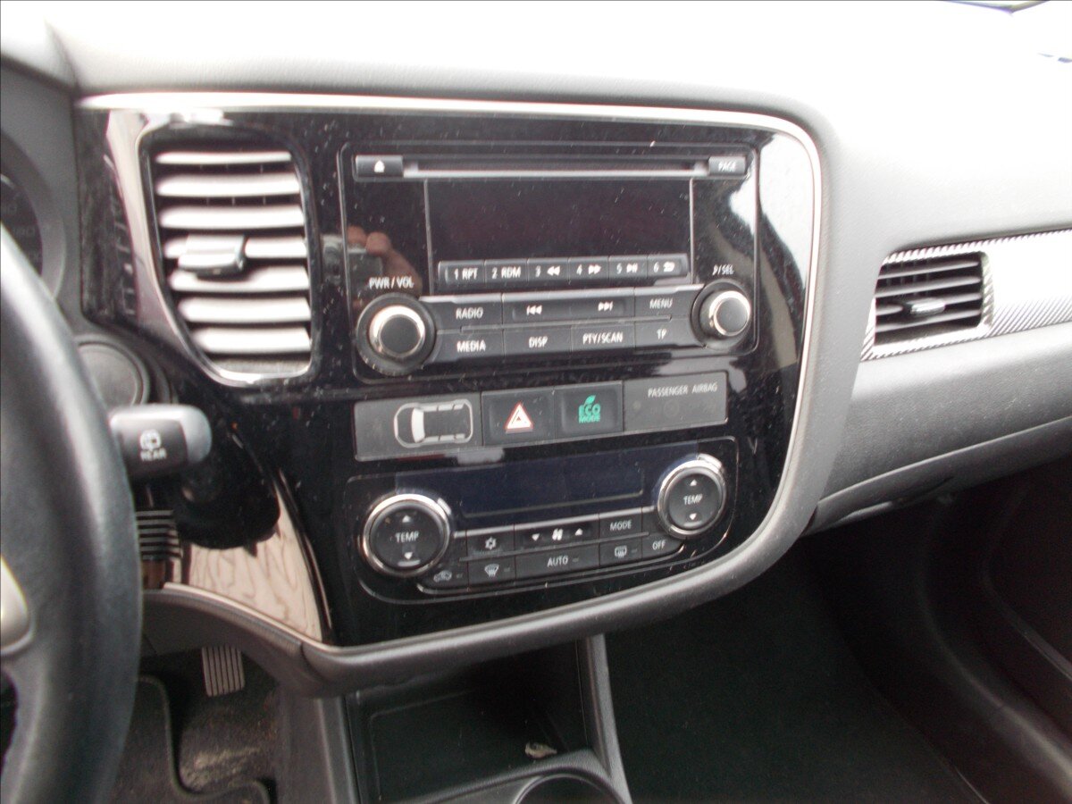 Mitsubishi Outlander SUV / Terénní 2,0 l 110 kw