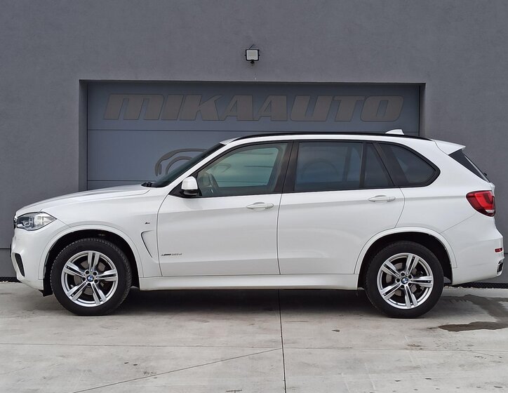 BMW X5 8
