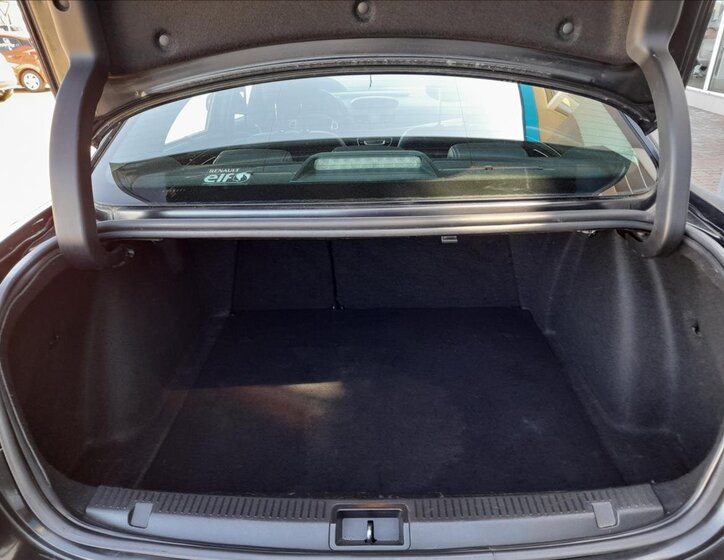 Renault Fluence Sedan / Limuzína 1,6 l 81 kw