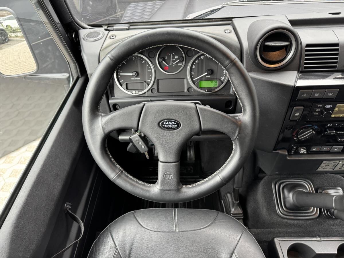 Land Rover Defender Skříň 2,2 l 90 kw