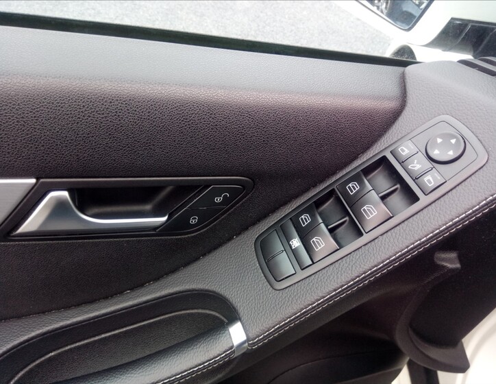 Mercedes-Benz Třídy R 11