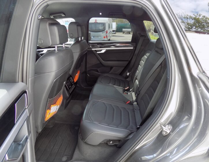 Volkswagen Touareg SUV / Terénní 3,0 l 210 kw