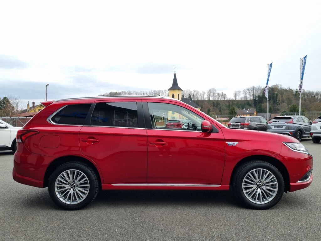 Mitsubishi Outlander SUV / Terénní 2,4 l 165 kw
