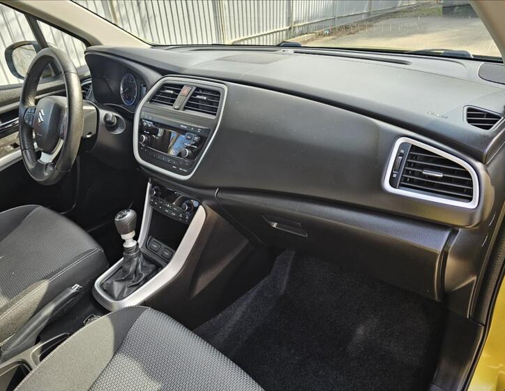 Suzuki SX4 S-Cross 31