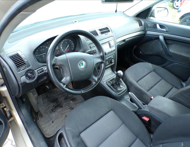 Škoda Octavia Kombi 2,0 l 103 kw