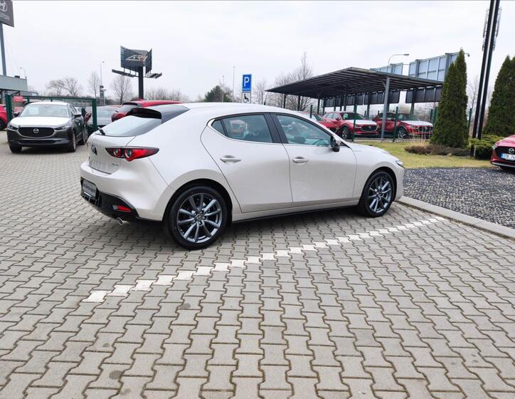 Mazda 3 9