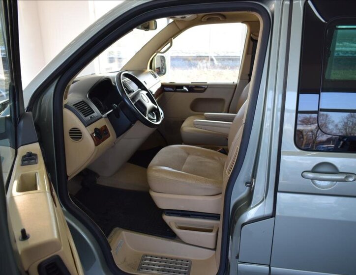 Volkswagen Multivan VAN-Minibus 2,5 l 128 kw