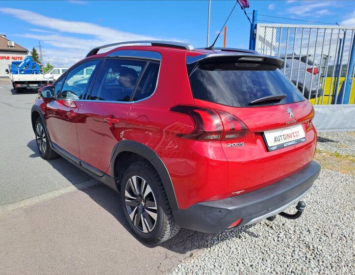 Peugeot 2008 MPV 1,2 l 81 kw